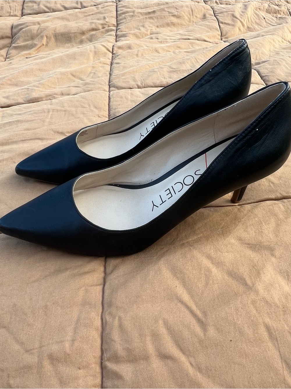 Sole Society Elverna Black Leather Pointed-Toe Mid Heel Preppy Pumps Size 10